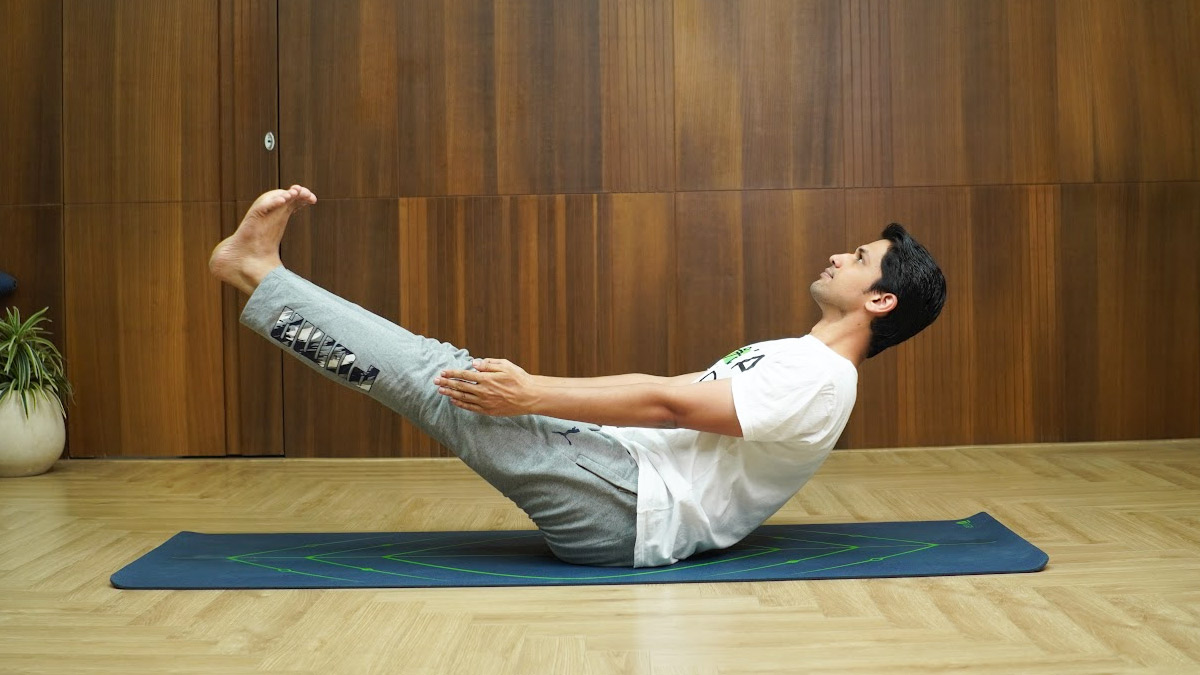 Ardha-Navasana