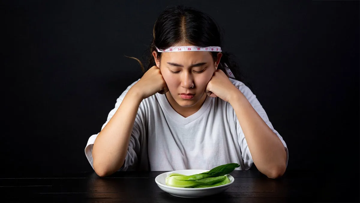 Low-Calorie Diet Linked to Depression, Nutritionist Shares Insights