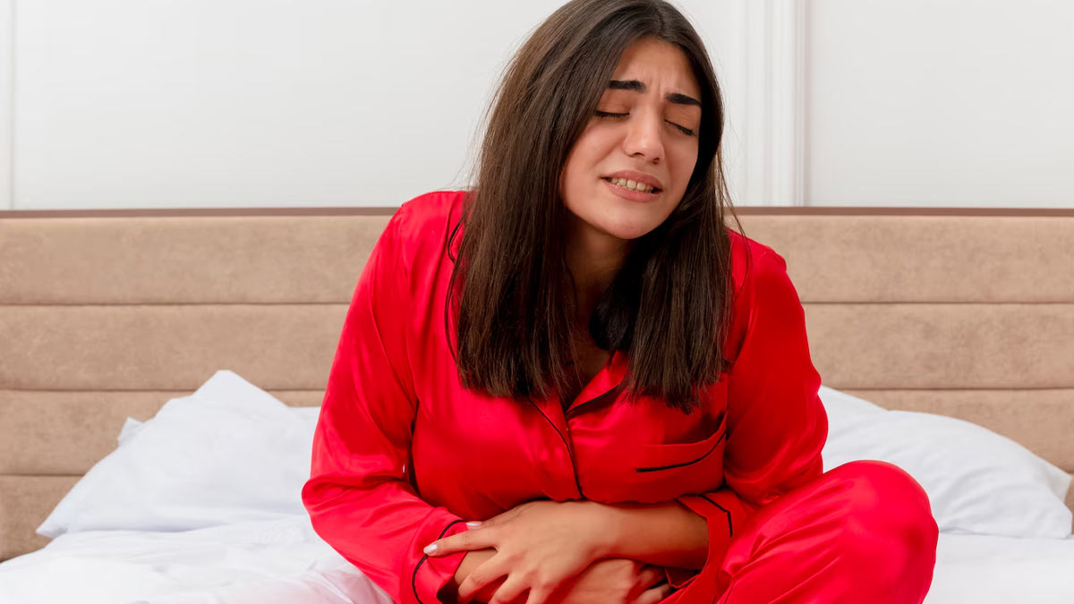 What to Eat When You Wake Up Bloated: No Tea, Just Real Food