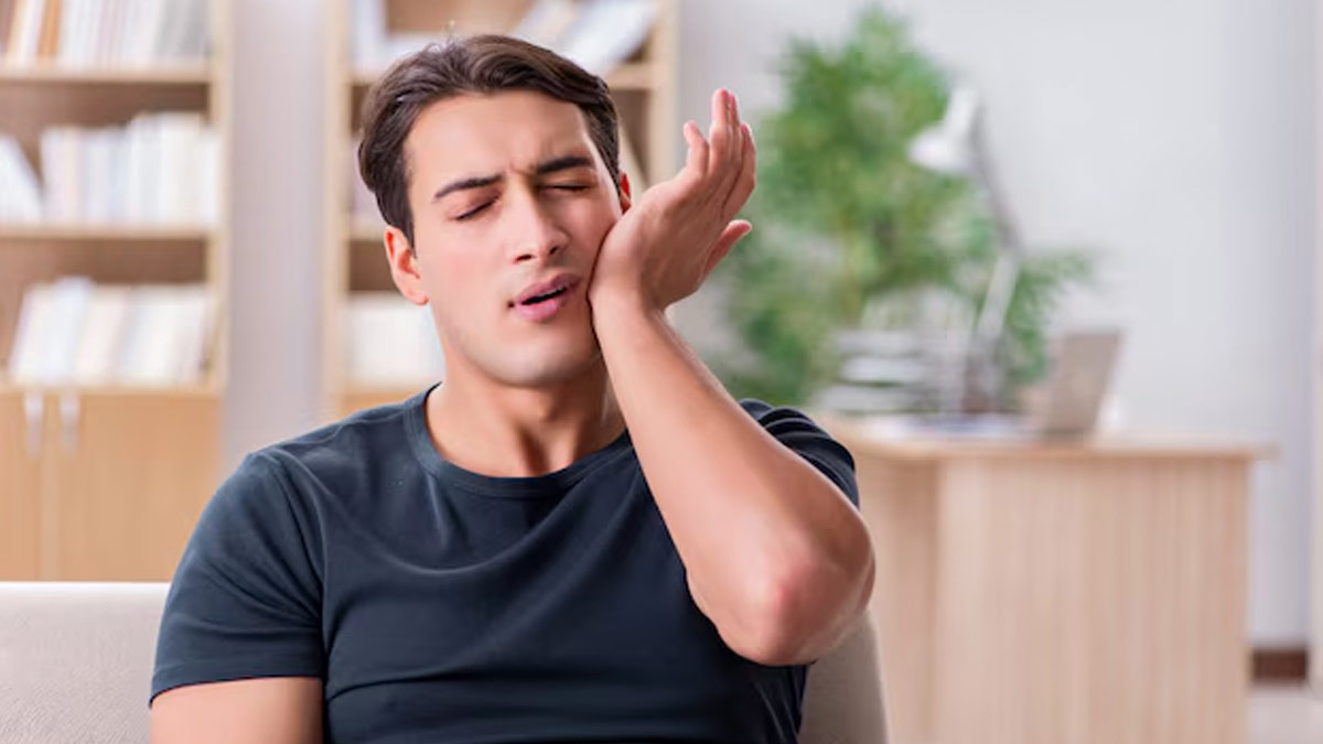 Your Phone Might Be Giving You Jaw Tension: Here’s How To Loosen Up