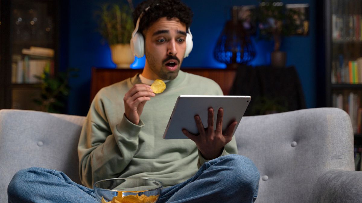Glued To The Screen? Can It Be A Reason For Early-Onset of Cataracts In Young Adults?