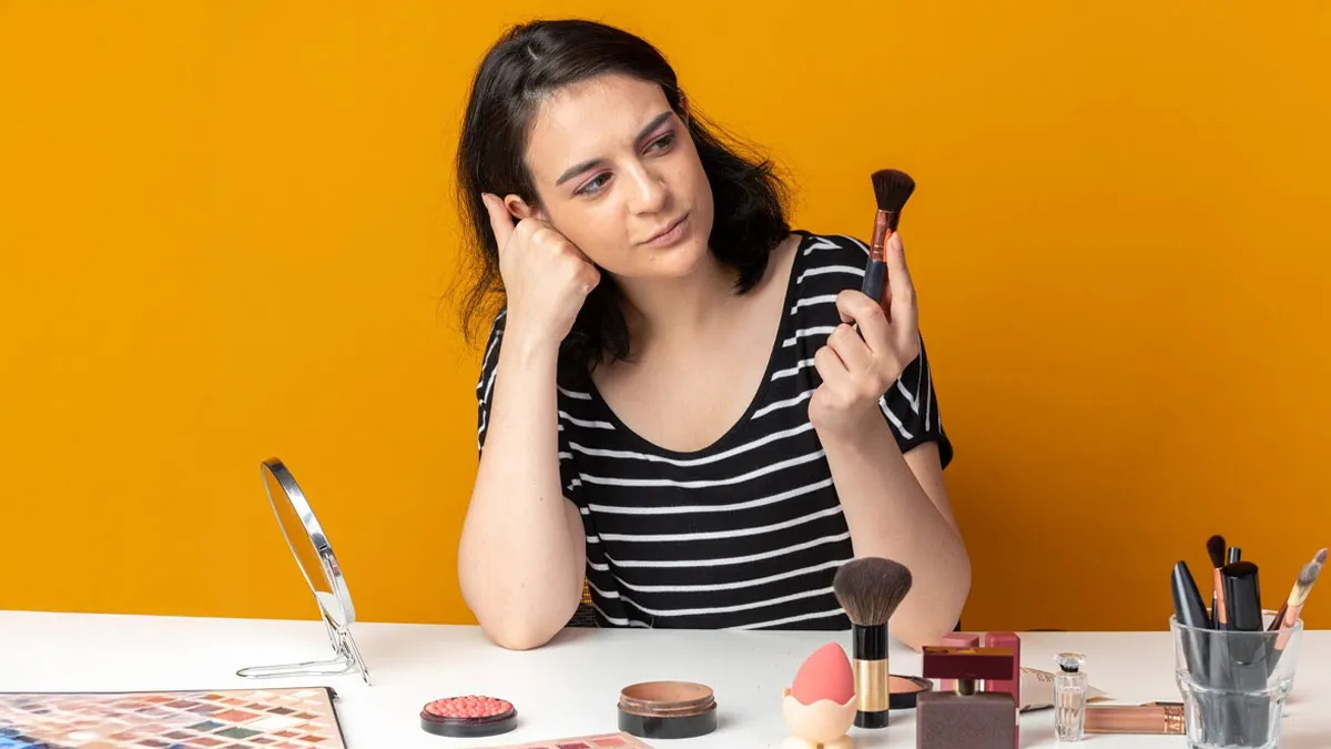 How Makeup Might be Causing Acne in the Monsoon, Learn From Cosmetologist