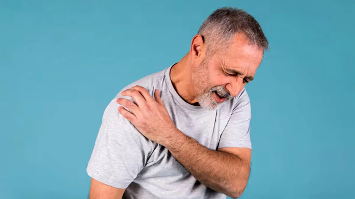 That One Shoulder Always Feels Tighter? Daily Habits That Might Be Causing It