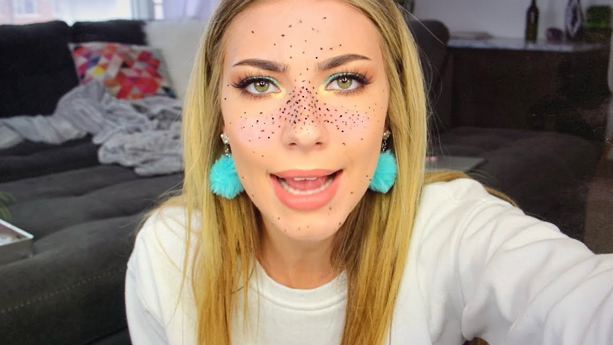 mehandi on face 2 - 2025-07-03T132556.707