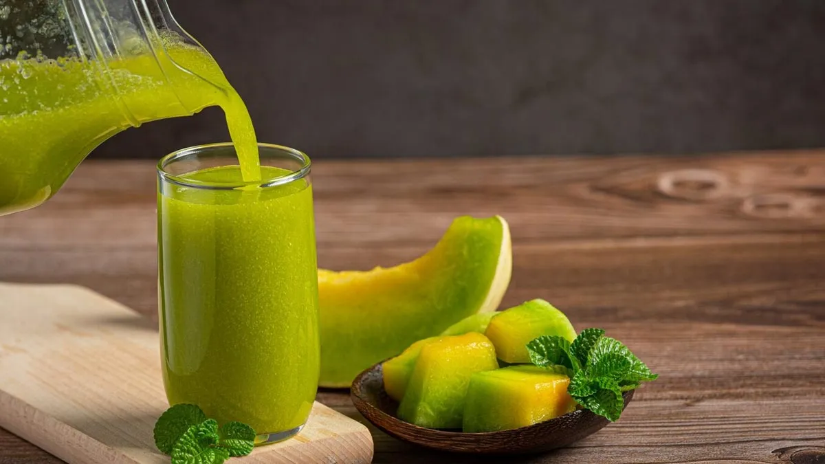 Dietitian Shares 5 Drinks To Lower Cholesterol