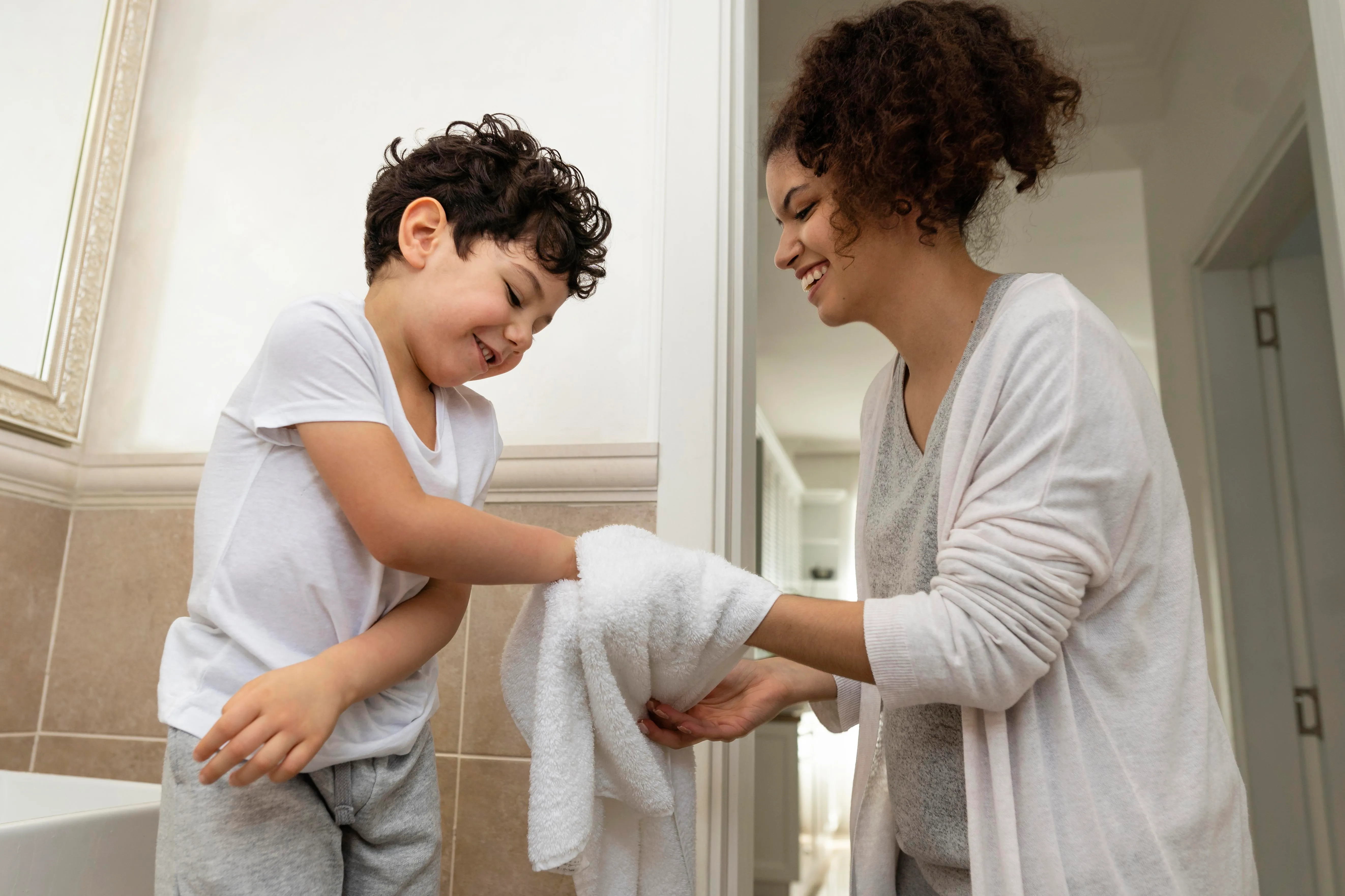 Why Shouldn't You Use Someone Else's Towel? Expert Shares Health Hazards
