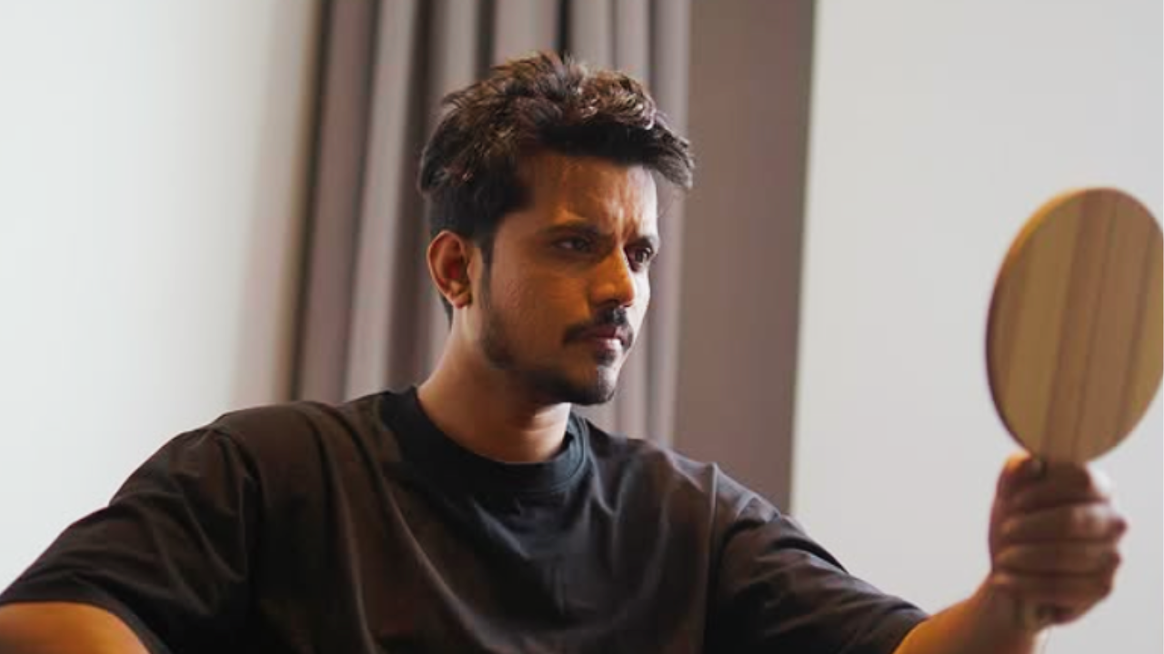 Panchayat Actor Aasif Khan Hospitalised After Heart Attack, Says He’s ‘Grateful to Be Alive’
