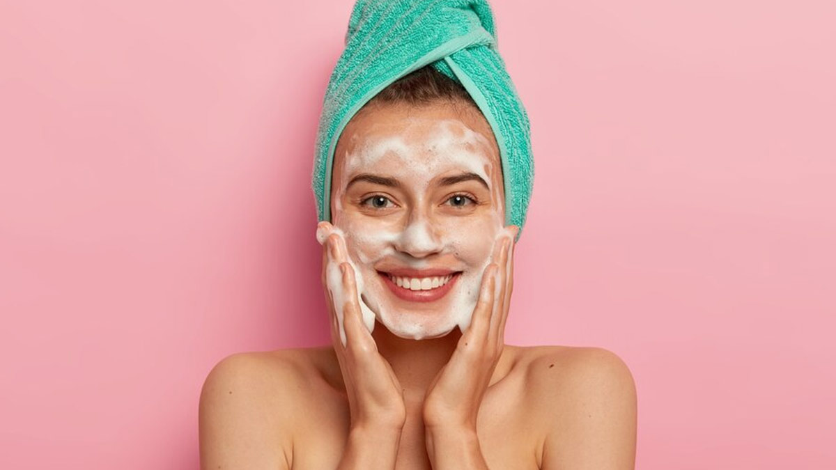 How To Use Right Face Wash For Your Skin Type? Expert Shares Exclusive Insights