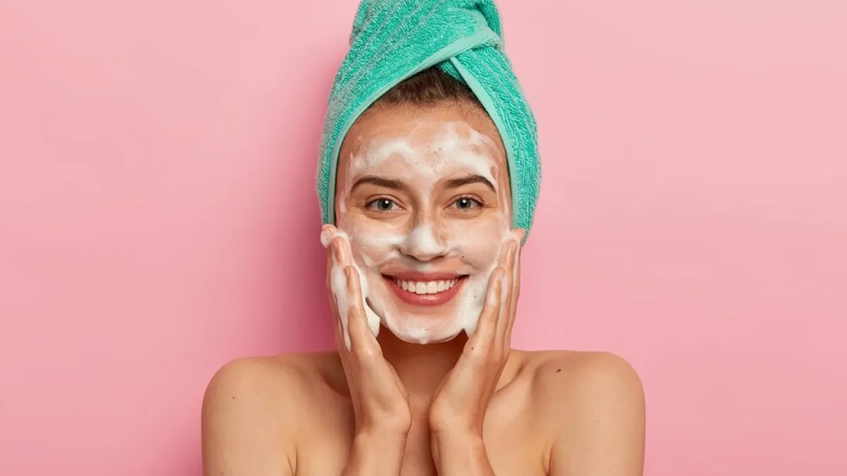 How To Use Right Face Wash For Your Skin Type? Expert Shares Exclusive Insights