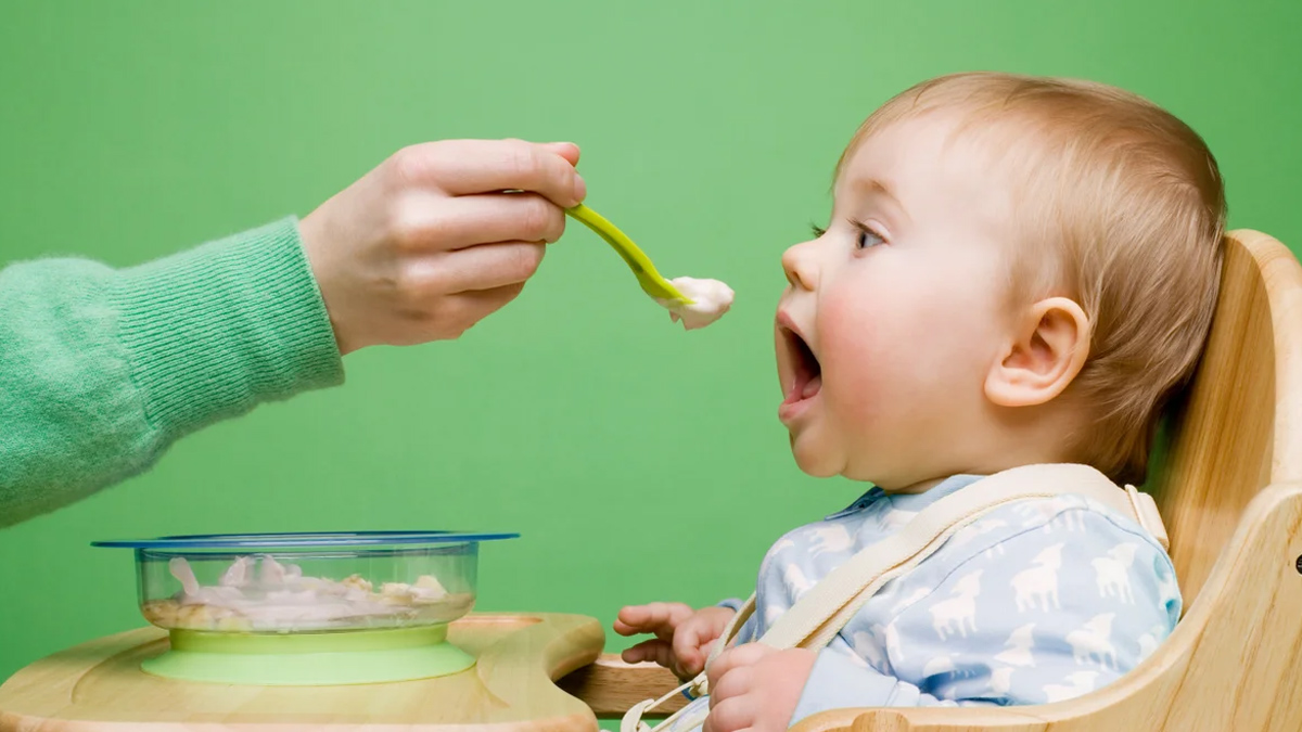 Tips for Your Baby's First Foods 2 - 2025-07-21T095040.217