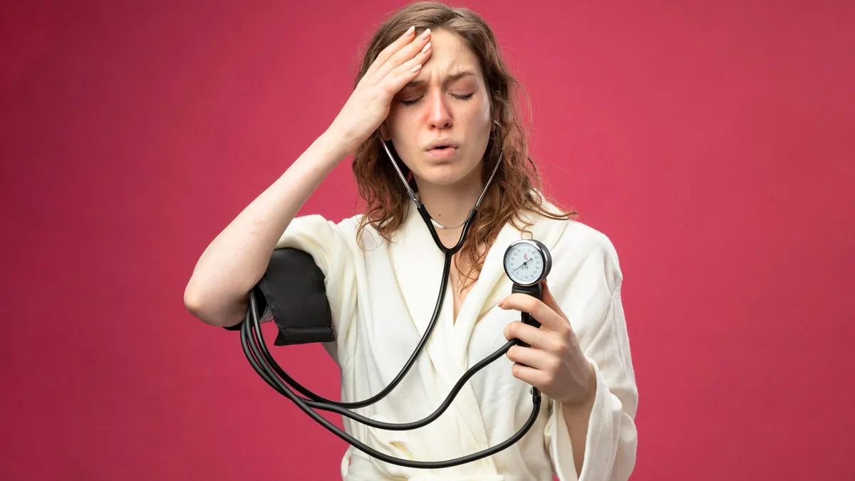 Blood Pressure In The Digital Age: How Screen Time And Sleep Disruptions Affect The Heart