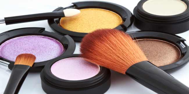 How Often Should You Wash Your Makeup Brushes? Dermatologist Weighs In