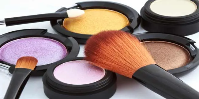 How Often Should You Wash Your Makeup Brushes? Dermatologist Weighs In