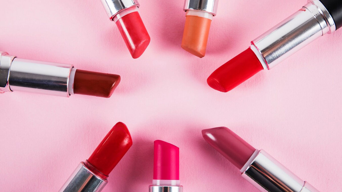 What's So Special About BPA-Free Lipsticks: Dermatologist Shares Benefits