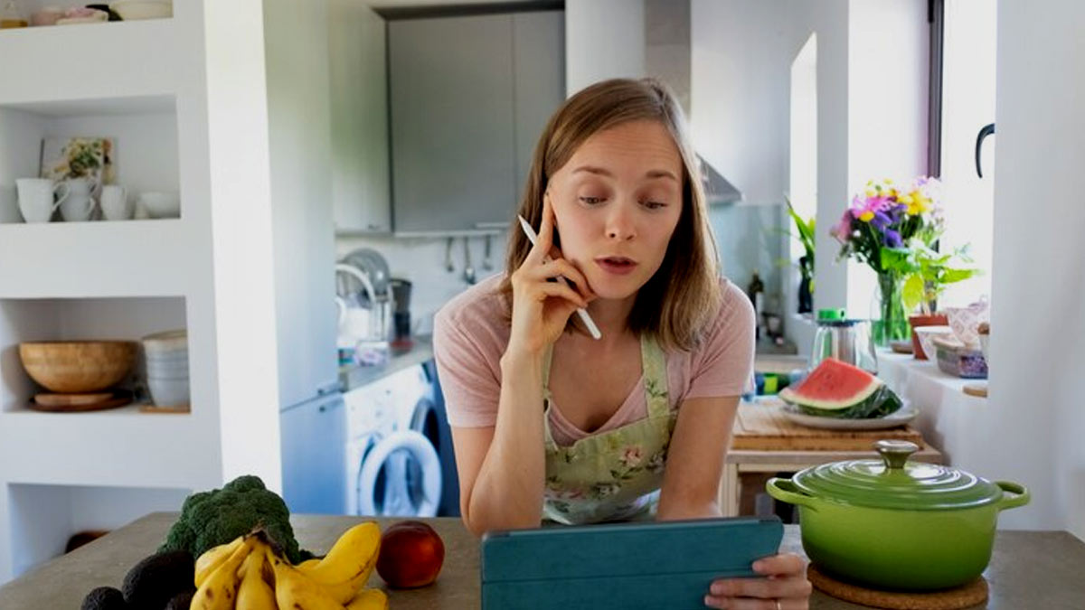 What Is Intuitive Eating? Can It Help Your Health? Expert Answers