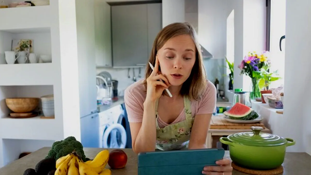 What Is Intuitive Eating? Can It Help Your Health? Expert Answers