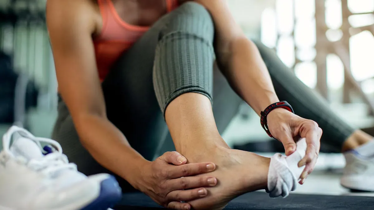 Should You Exercise With Plantar Fasciitis? A Physiotherapist Shares A Few Considerations