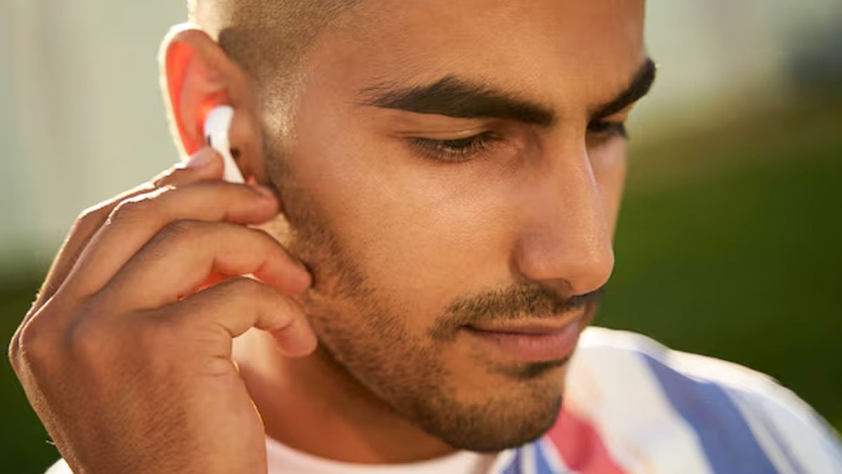 Did You Know Overusing Earbuds Can Trigger Jaw And Neck Pain? Here's Why