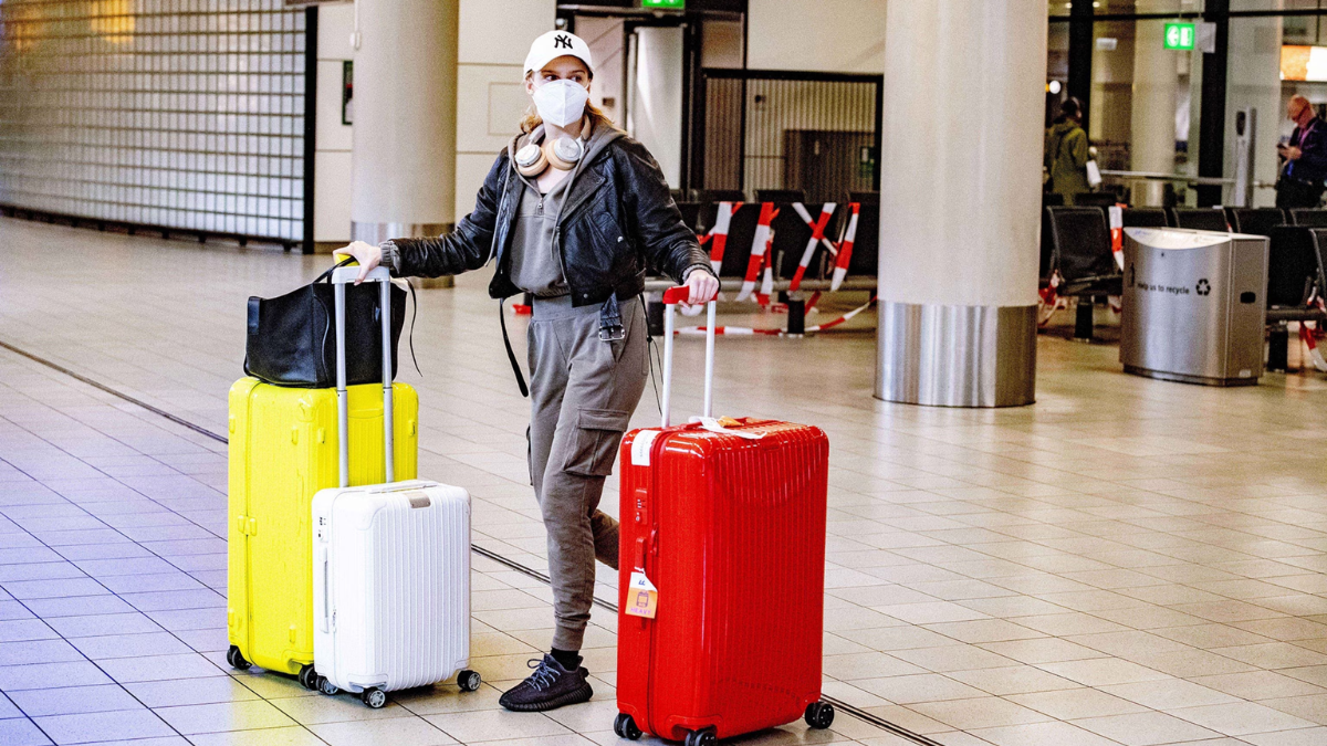 Travelling Abroad? Do THESE 7 Things To Steer Clear From Chikungunya Virus
