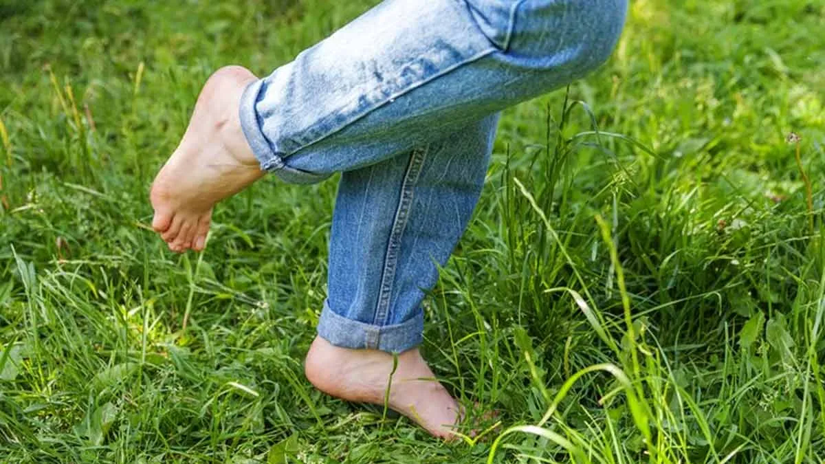 Does Walking Barefoot on Grass Really Reduce Stress? All About This New Mental Wellbeing Trend