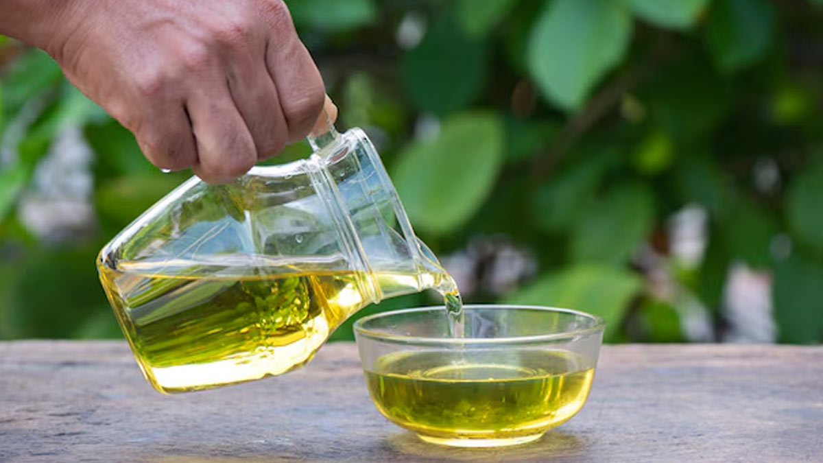 Expert Shares 5 Benefits Of Using Green Tea Rinse for Healthy Scalp