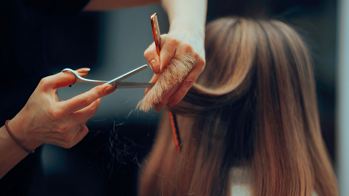 Hair Dusting vs Trimming: Which One Actually Keeps Split Ends Away?