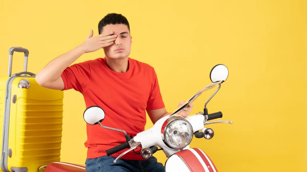 Don’t Rub, Wipe! Smart Eye Care Habits To Follow During Your Monsoon Commute
