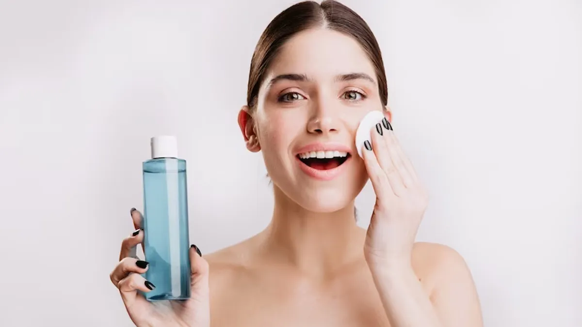 Toner vs Astringent: What’s Right for Your Skin?
