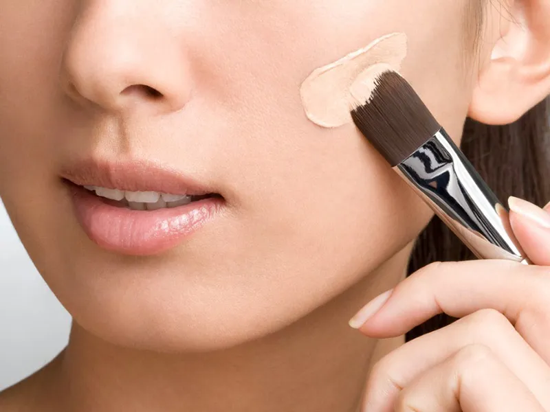 Can Wearing Foundation Everyday Age Your Skin? Find Out Here