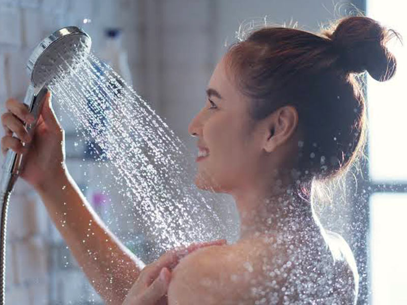 Cold Showers vs Warm Showers: Which One Is Better for Your Health?