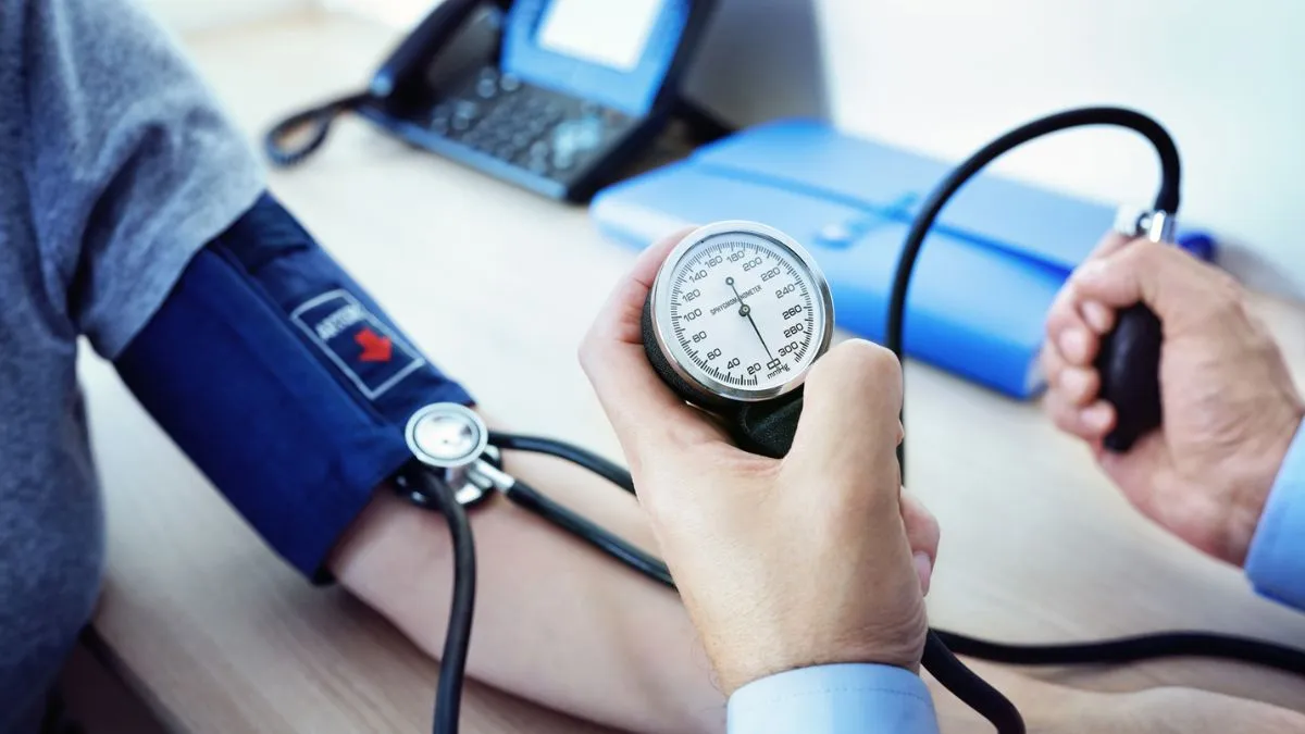 Hypotension vs Hypertension: Understanding the Highs and Lows of Blood Pressure