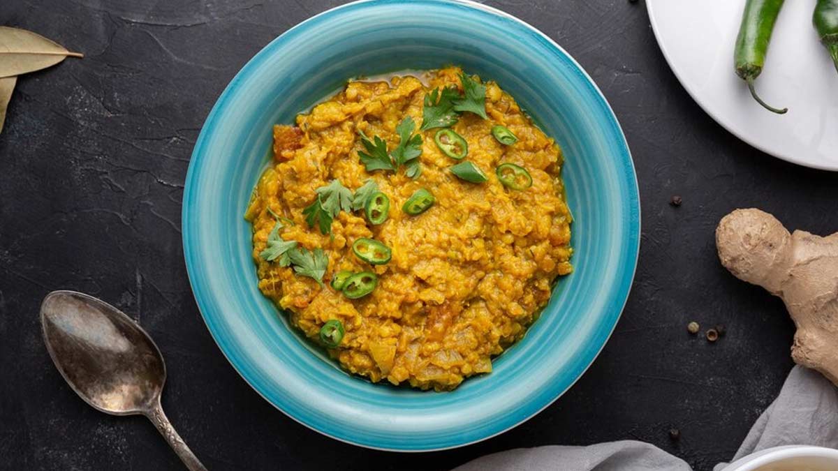 Bajra Khichdi Vs Oats Khichdi: Which is Better for Weight Loss in Winter, Expert Tells