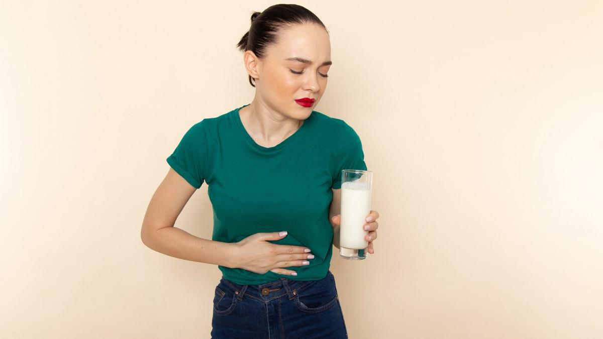 An Expert Guide To Choose The Right Milk For Your Gut And Beat The Bloat