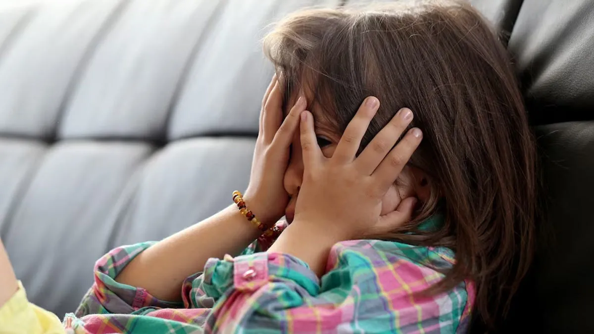 Stranger Anxiety in Children: Expert Shares Causes, and Confidence-Building Strategies
