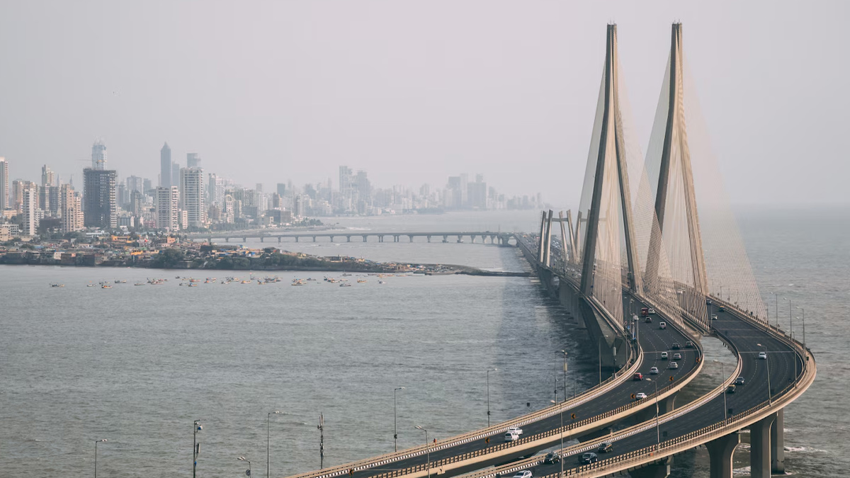 Mumbai Enforces Grap-4 As AQI Worsens – Experts Share Health Risks