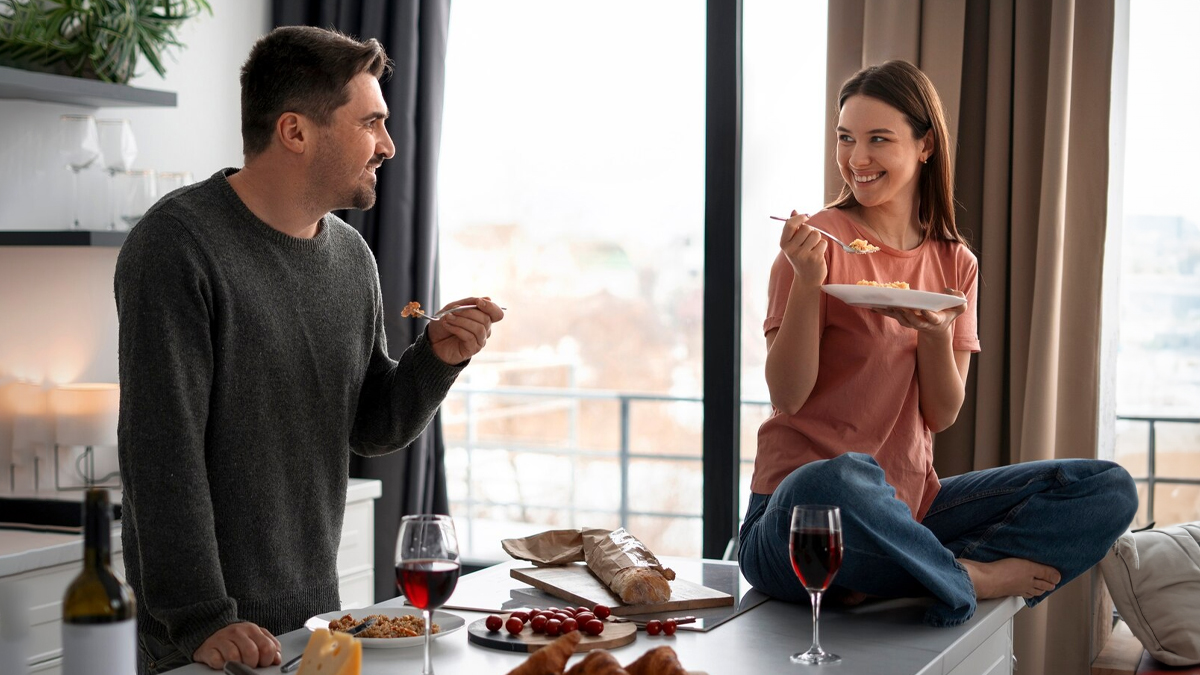 casual date inside 2