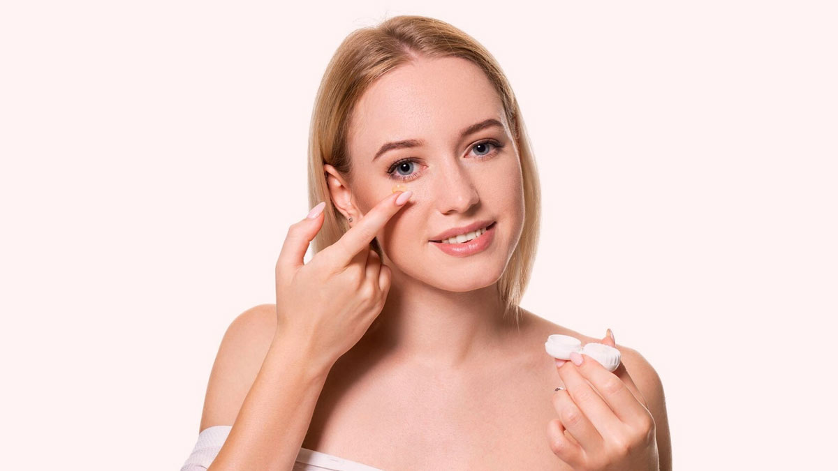 Is Wearing Contact Lenses Safe During Long Travel? Tips to Avoid Infections