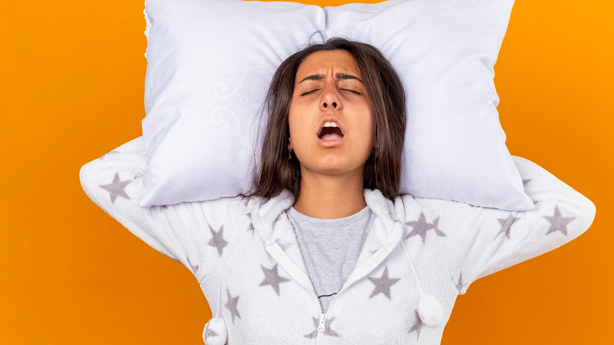 Tired After 8 Hours of Sleep And No Deficiency?  Why Blue Light May Be the Secret Culprit