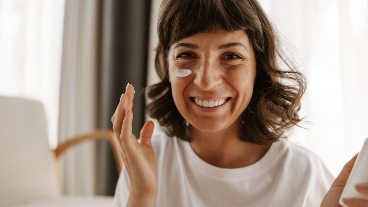 Do You Need to Apply Sunscreen at Home? Expert Answers | OnlyMyHealth