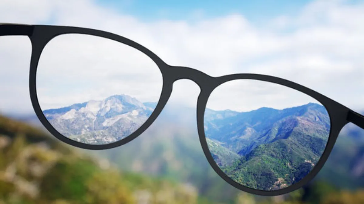 eye glasses 