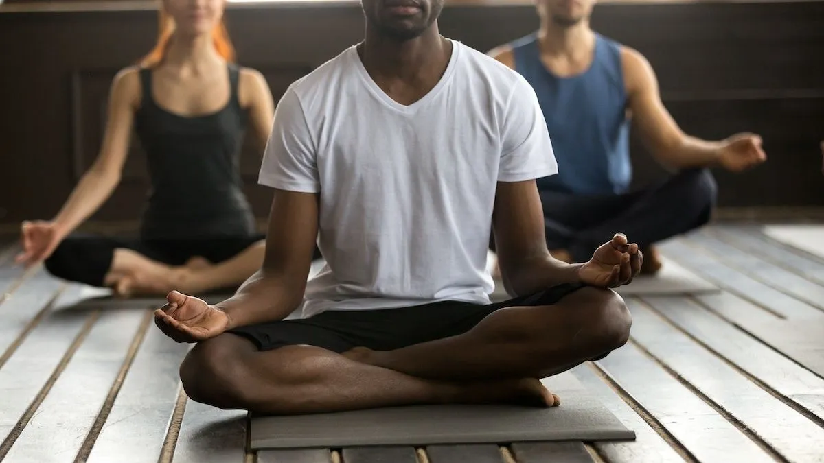 sukhasana