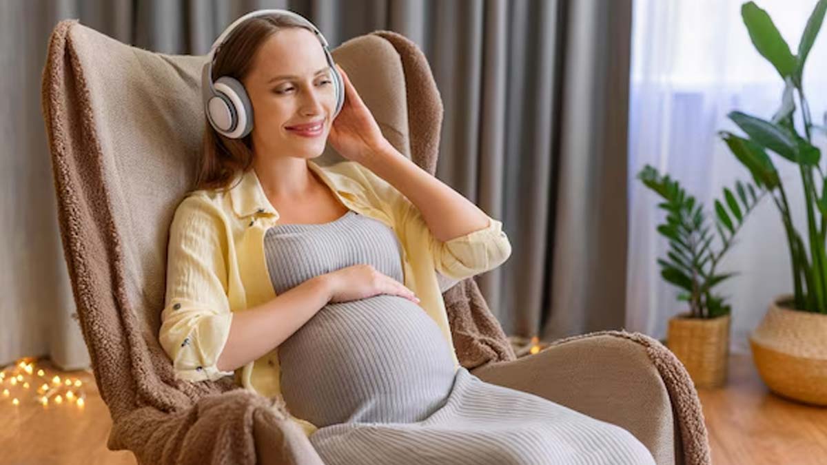 is-it safe-to-use-headphones-during-pregnancy-02