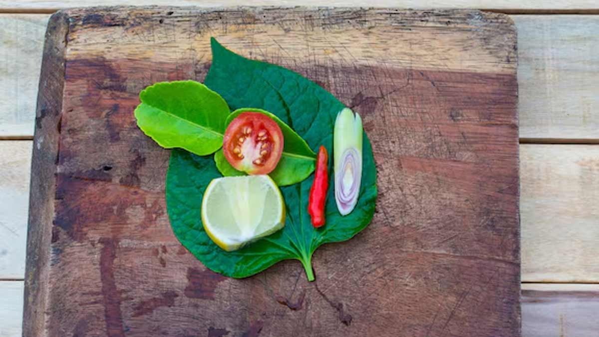 inside-betel-leaves-for-digestion