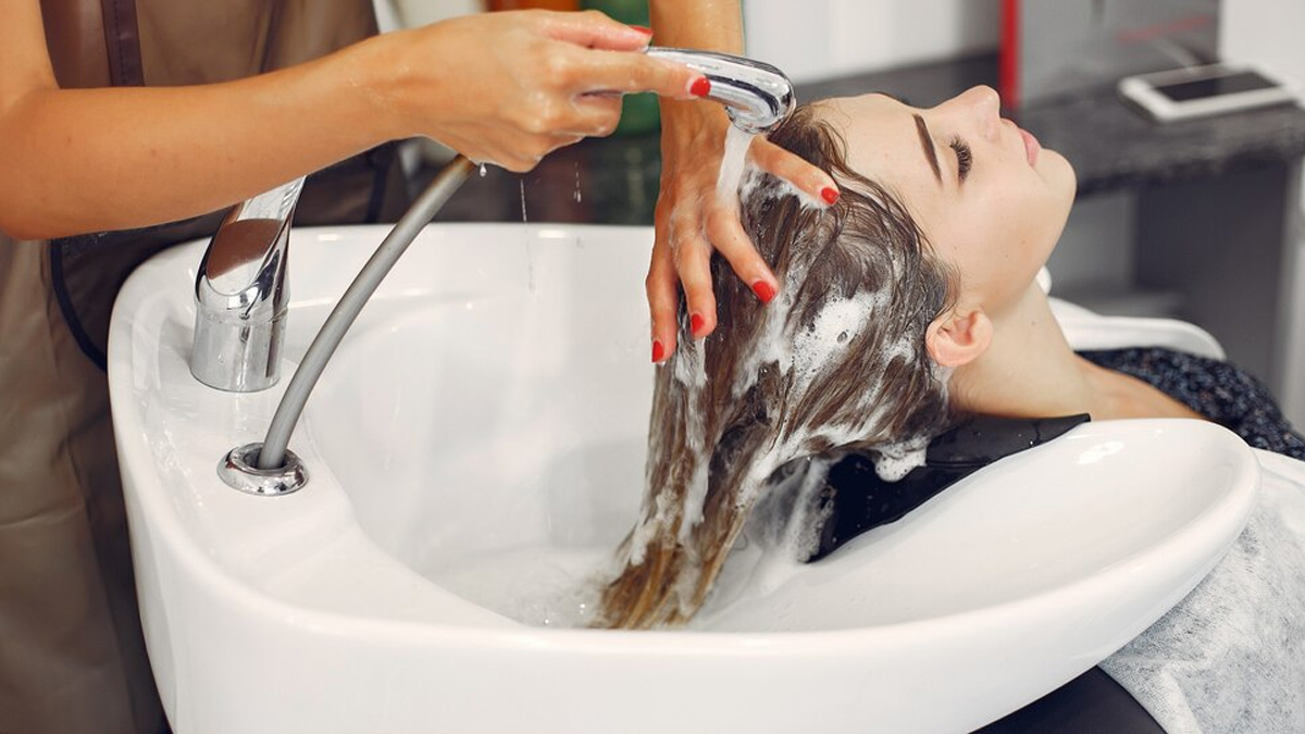 Alum-Water-Hair-Wash-Benefits-ins22
