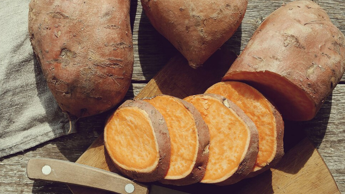 benefits-of-eating-sweet-potatoes-in-winter-inside