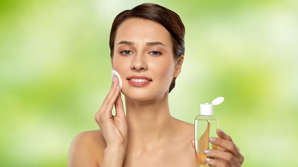 Difference Between Toner And Astringent