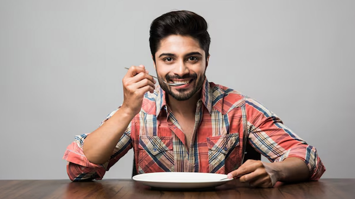 पाचन अग्नि किस समय तेज होती है? एक्सपर्ट से जानें सूरज की पोजीशन के अनुसार कैसे खाना चाहिए खाना