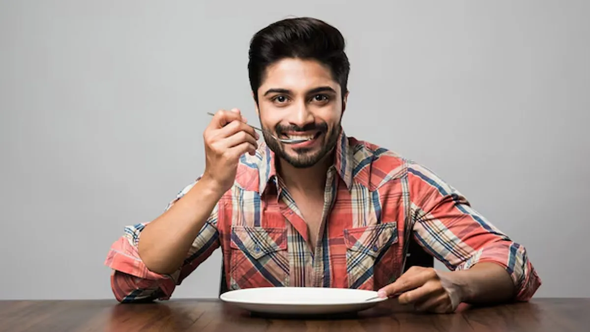 पाचन अग्नि किस समय तेज होती है? एक्सपर्ट से जानें सूरज की पोजीशन के अनुसार कैसे खाना चाहिए खाना