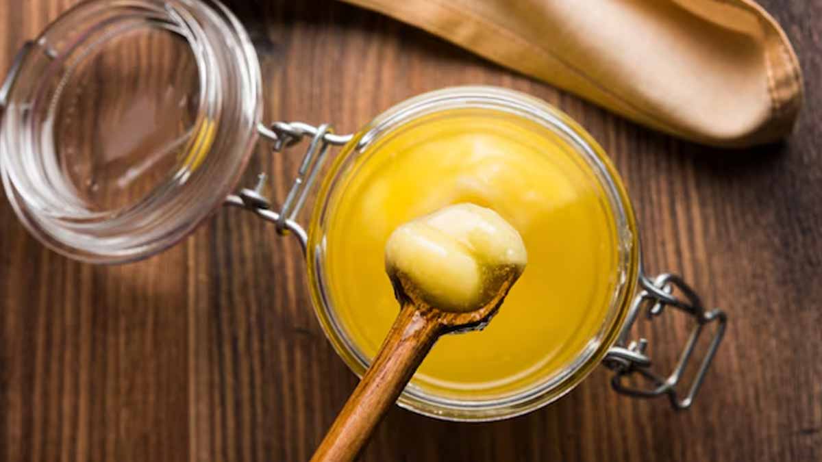 सर्दि‍यों में घी डालकर पिएं दाल और सूप, न्‍यूट्र‍िशन‍िस्‍ट से जानें इसके 7 फायदे