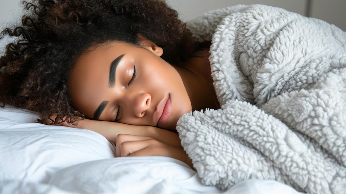 heavy-blanket-improves-sleep-quality-in